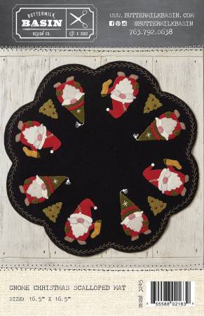 Gnome Christmas Scalloped Mat