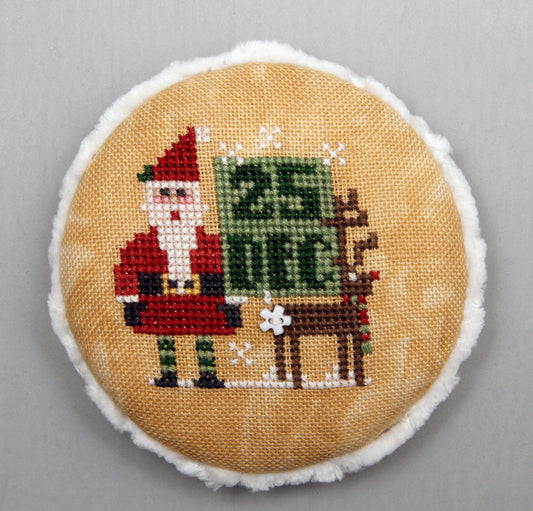 Pocket Round: December 25th by Heart in Hand Needleart